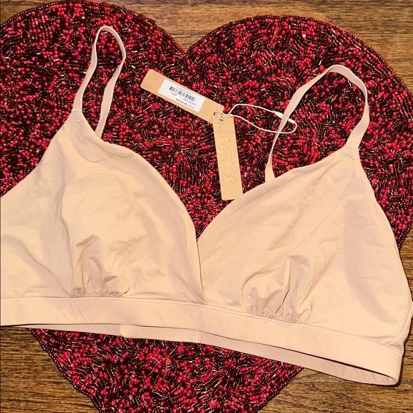 Skims Triangle Bra in Clay - NWT Large - Picture 1 of 3